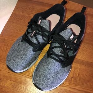 BRAND NEW nike shoes!!